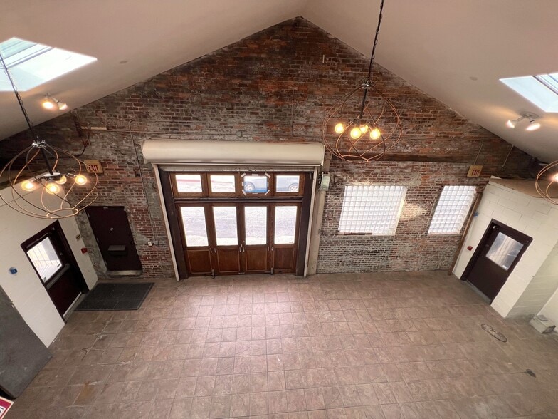 More Photos Of 290 Simpson St, Atlanta Flex For Lease