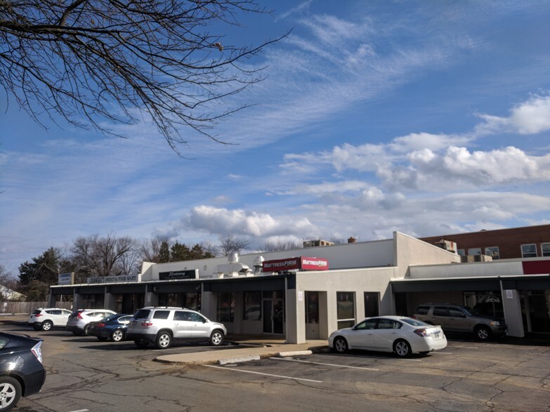 More Photos Of 5886-5896 Leesburg Pike, Falls Church Freestanding For Lease