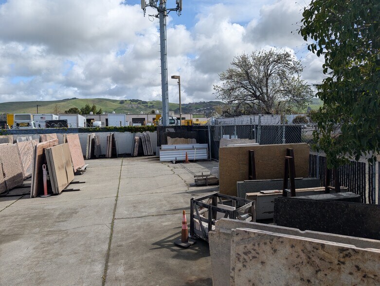 More Photos Of 795 Sandoval Way, Hayward Warehouse For Lease