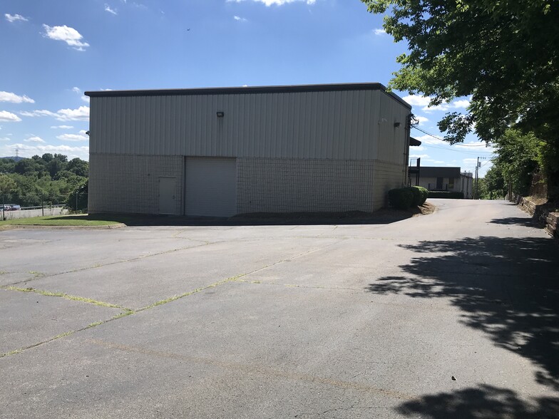 More Photos Of 501 Ligon Dr, Nashville Light Manufacturing For Lease