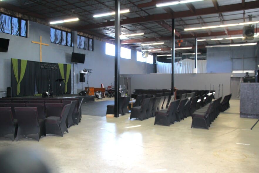 More Photos Of 30 Montowese Ave, North Haven Warehouse For Lease