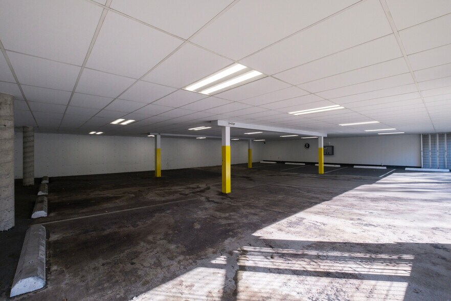 More Photos Of 300 NE 45th St, Seattle Freestanding For Sale