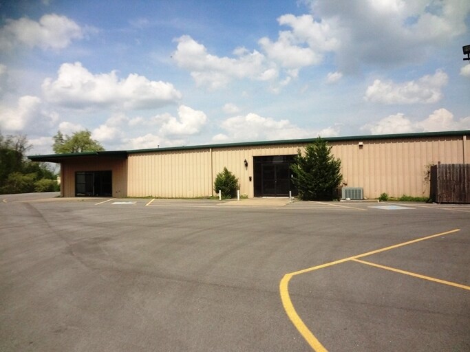 More Photos Of 1645-1647 Middle Tennessee Blvd, Murfreesboro Light Manufacturing For Lease