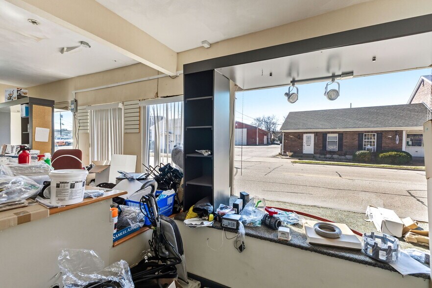 More Photos Of 316 N Main St, Columbia Storefront Retail Office For Sale