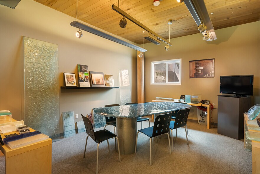 More Photos Of 927 Rainier Ave S, Seattle Manufacturing For Sale
