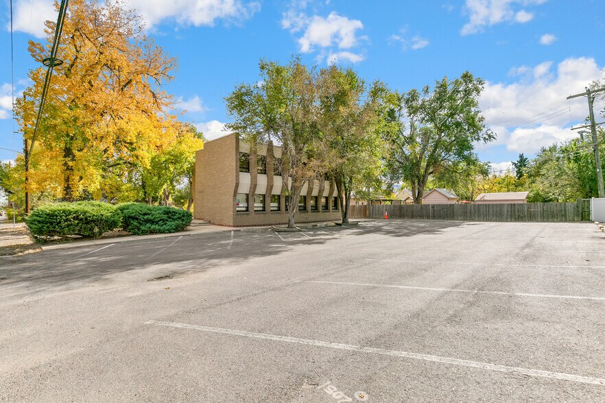 More Photos Of 7000 W 14th Ave, Lakewood Office For Lease