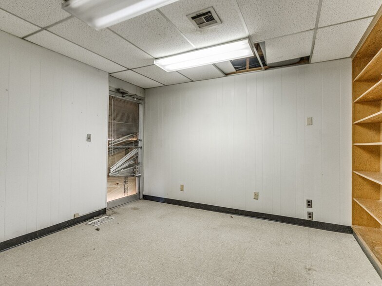 More Photos Of 5835 S Pennsylvania Ave, Oklahoma City Medical For Sale