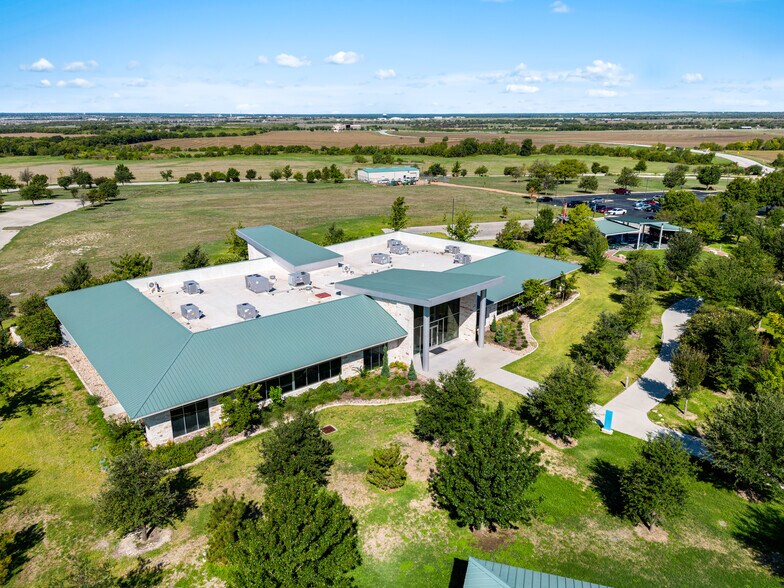 More Photos Of 4001 Central Pointe Pky, Temple Office For Lease