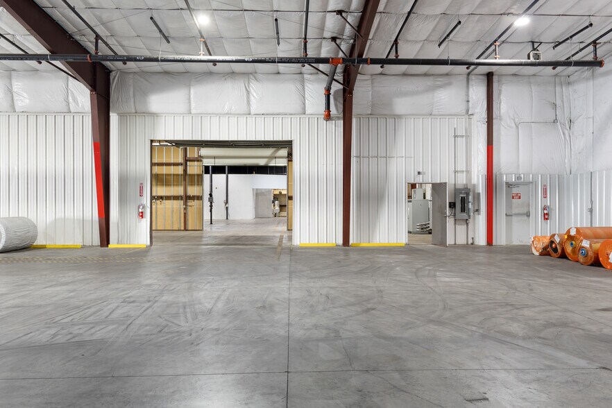 More Photos Of 1201 S Commercial Blvd, Arlington Warehouse For Lease