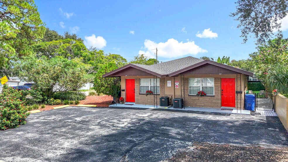 More Photos Of 139 SE Jefferson Cir N, Saint Petersburg Apartments For Sale