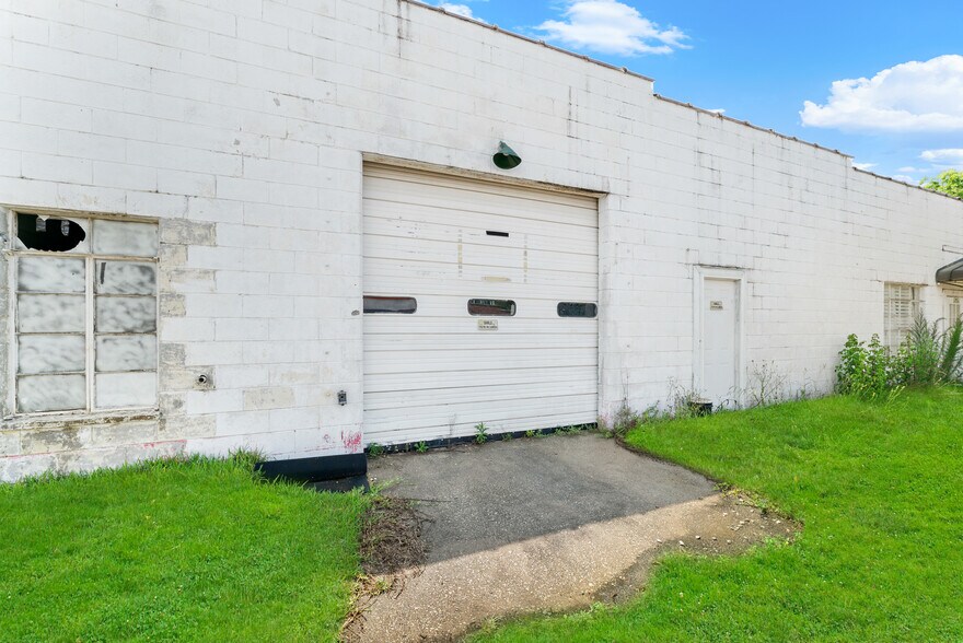 More Photos Of 27179 US Highway 80 W, Portal Industrial For Sale