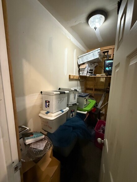 More Photos Of 10015 FM 751, Quinlan Flex For Sale