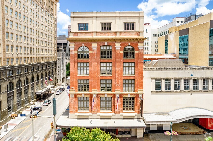 More Photos Of 600 Navarro St, San Antonio Office For Lease