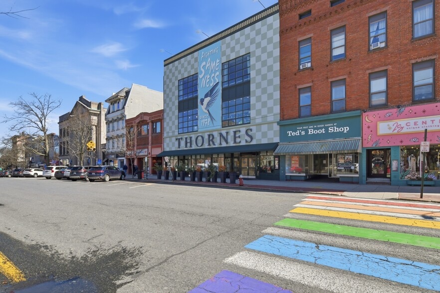 More Photos Of 150 Main St, Northampton Storefront For Lease