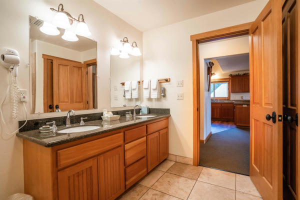 More Photos Of 51 Lakeshore Dr, Sagle Hotel For Sale