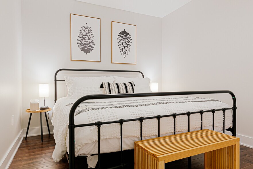 More Photos Of 122 College St, Asheville Storefront Retail Residential For Sale