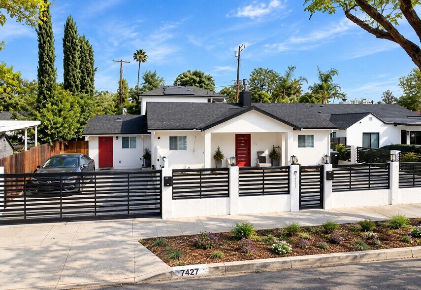 Primary Photo Of 8220 Encino Ave, Northridge Land For Sale