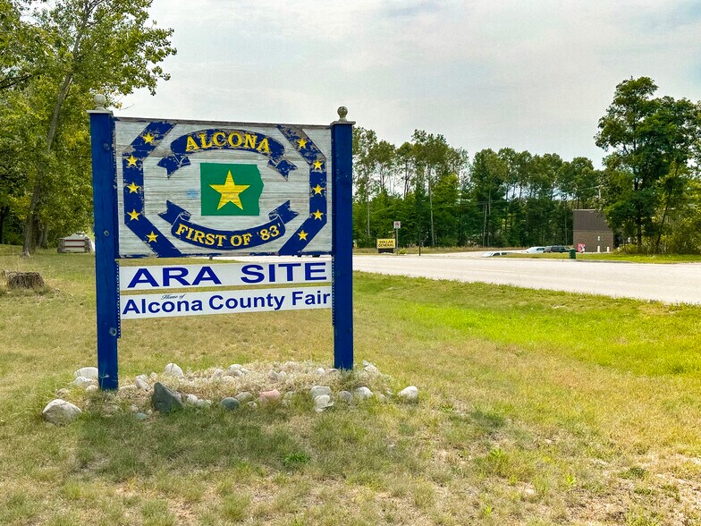 More Photos Of 210 2nd St, Lincoln Flex For Sale