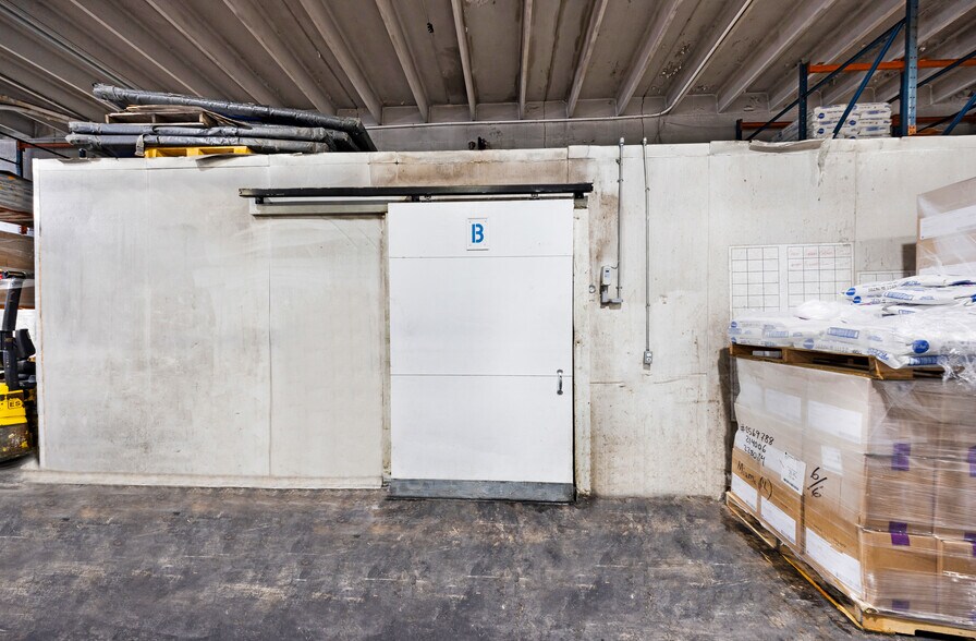 More Photos Of 1996 NW 22nd St, Miami Warehouse For Sale