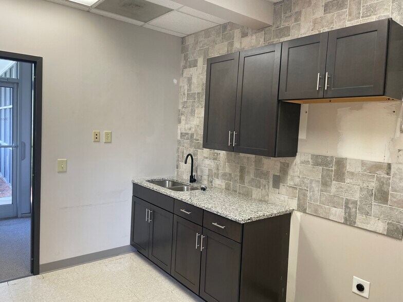 More Photos Of 7343 W Friendly Ave, Greensboro Light Distribution For Lease
