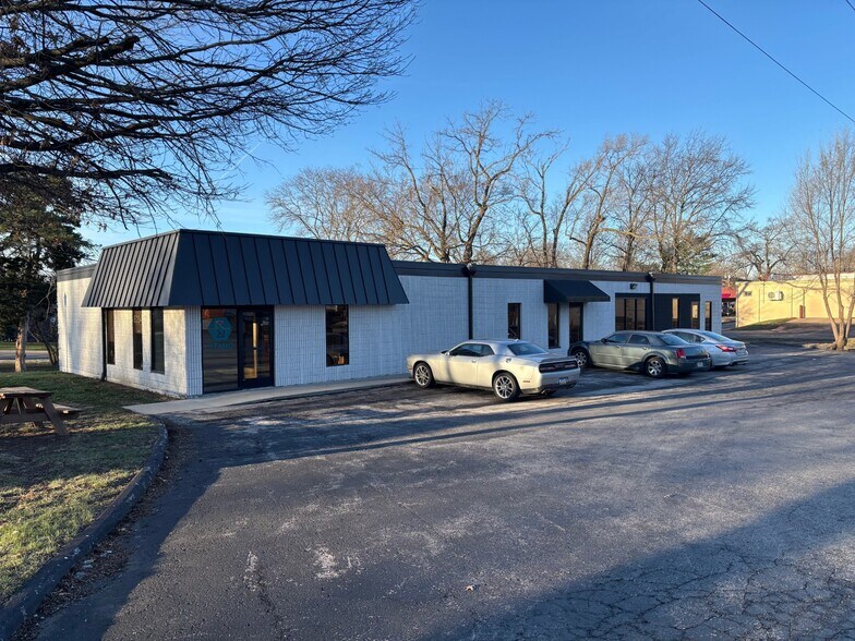 More Photos Of 8230-8238 Robinson St, Overland Park Office For Sale