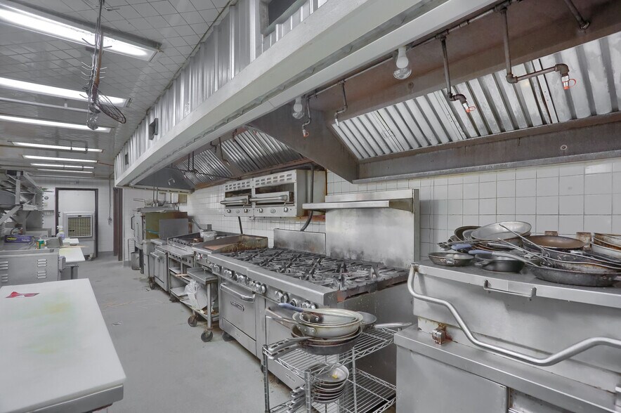 More Photos Of 634 Camp Horne Rd, Pittsburgh General Retail For Sale