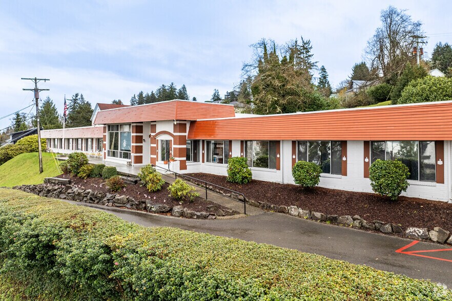 More Photos Of 263 W Exchange St, Astoria Rehabilitation Center For Sale