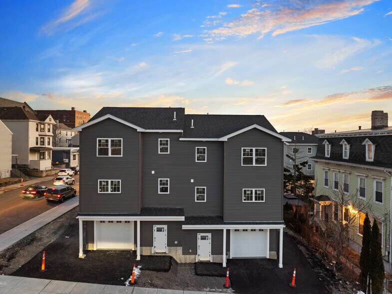 More Photos Of 206 Durfee St, Fall River Apartments For Sale