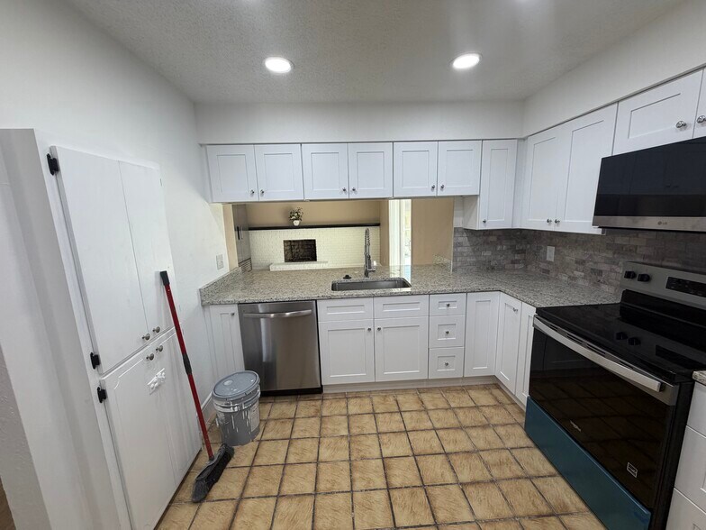More Photos Of 35 Harbor Woods Cir, Safety Harbor Specialty For Sale