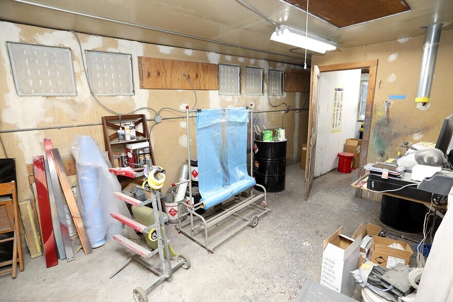 More Photos Of 5013 New York 52, Jeffersonville Auto Repair For Sale