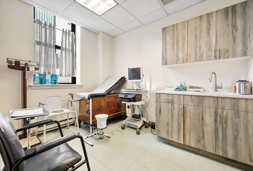 More Photos Of 1 Hanson Pl, Brooklyn Apartments For Sale