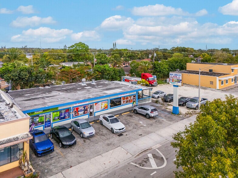 More Photos Of 6246-6252 Pembroke Rd, Miramar Storefront For Sale