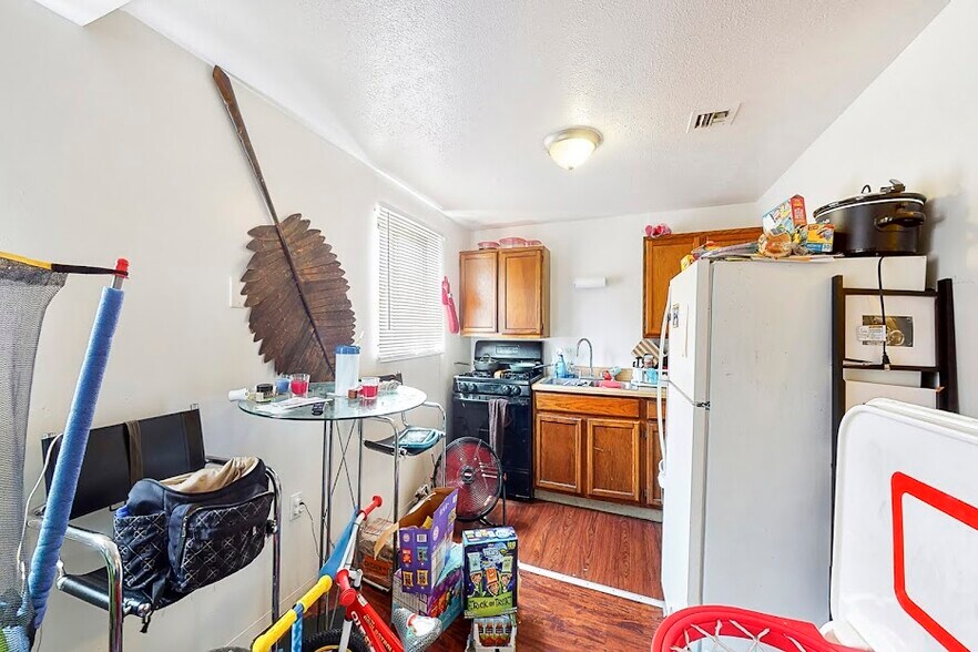 More Photos Of 420 Broadway Ave, McKees Rocks Apartments For Sale