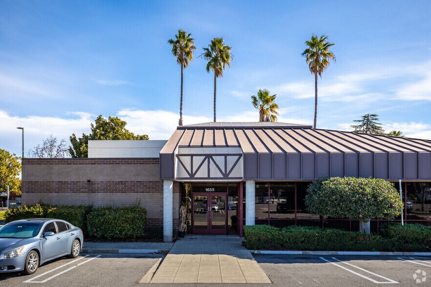 More Photos Of 1655 Hollenbeck Ave, Sunnyvale Bank For Lease