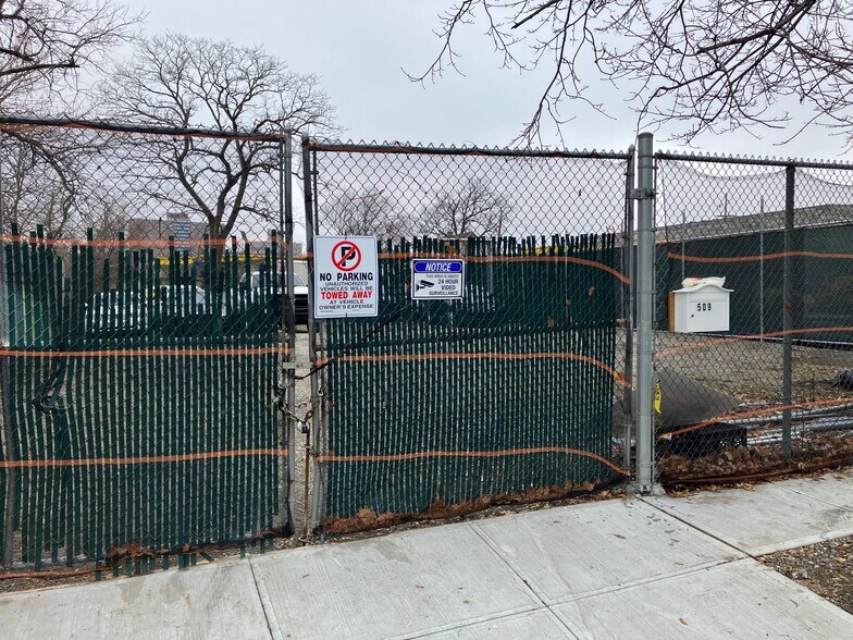 More Photos Of 509 Brush Ave, Bronx Land For Lease