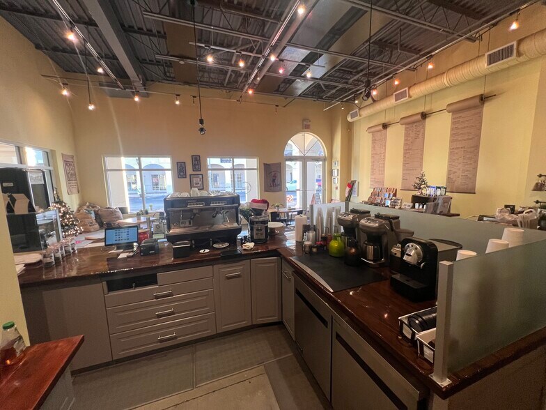 3976 Destination Dr, Osprey, FL 34229 Retail