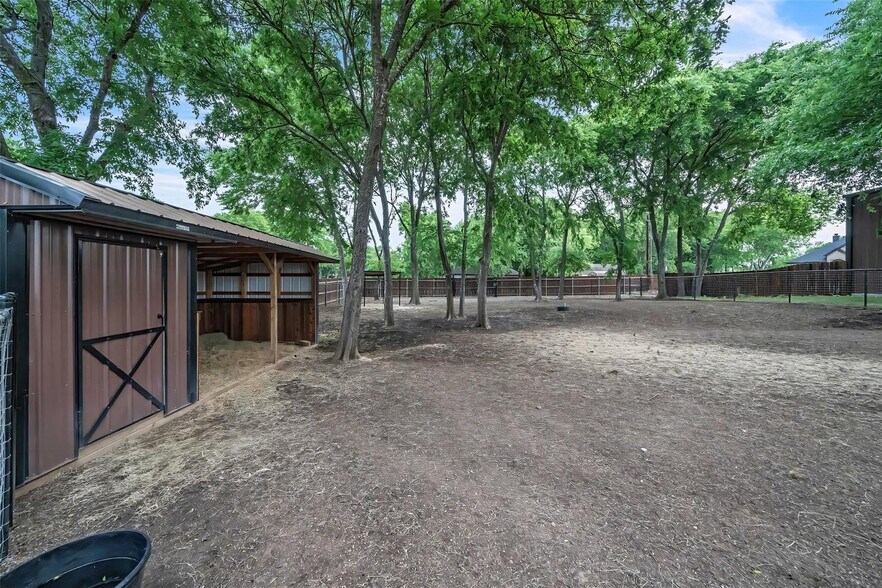 More Photos Of 7839 Blanchard Way, Fort Worth Specialty For Sale