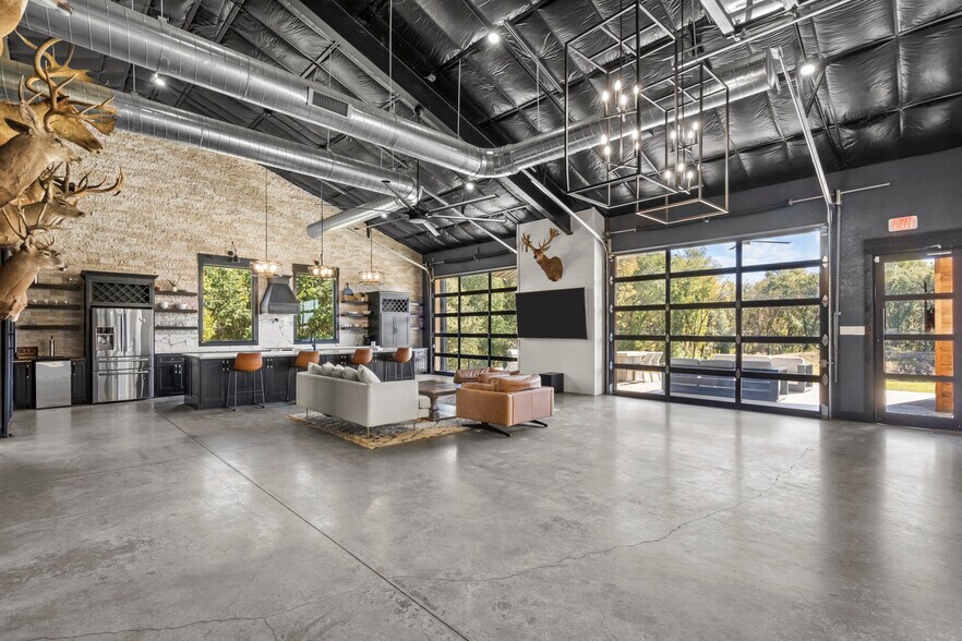 More Photos Of 9016 Private Road 2329, Terrell Lodge Meeting Hall For Sale