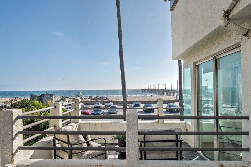 More Photos Of 3111 Ocean Front Walk, Marina Del Rey Apartments For Sale