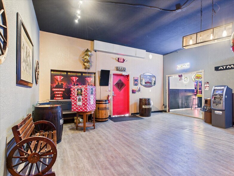 More Photos Of 1700 S Pahrump Valley Blvd, Pahrump Storefront For Sale