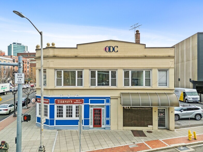 More Photos Of 953 Washington Blvd, Stamford Storefront Retail Office For Lease