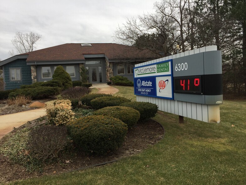 More Photos Of 6300 Sashabaw Rd, Village of Clarkston Storefront For Lease