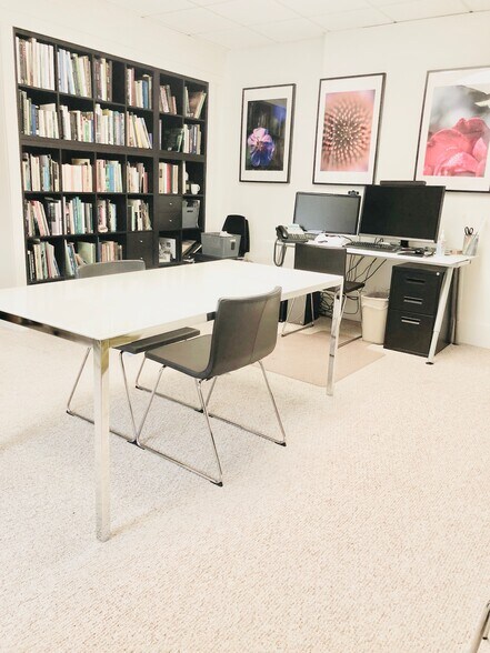 More Photos Of 19 W Putnam Ave, Greenwich Office For Lease