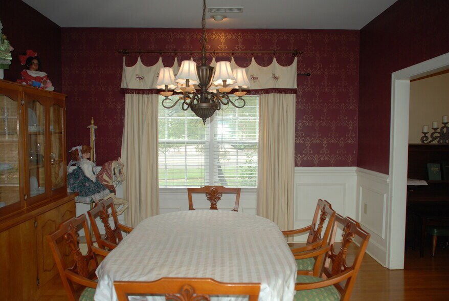 More Photos Of 173 S Lee St, Forsyth Assisted Living For Sale