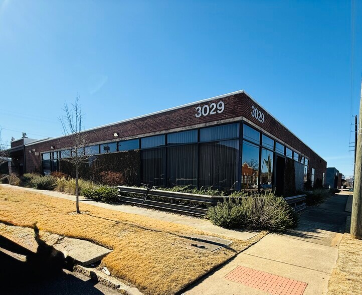 More Photos Of 3029 3rd Ave S, Birmingham Showroom For Lease
