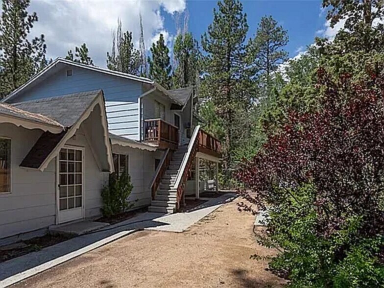 More Photos Of 1017 Greenway Dr, Big Bear City Multifamily For Sale