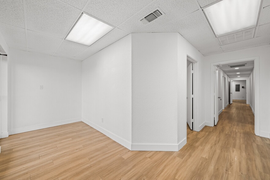 More Photos Of 5135 69th St, Lubbock Freestanding For Lease