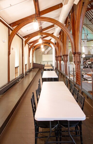 More Photos Of 15 Chestnut St, Portland Specialty For Sale