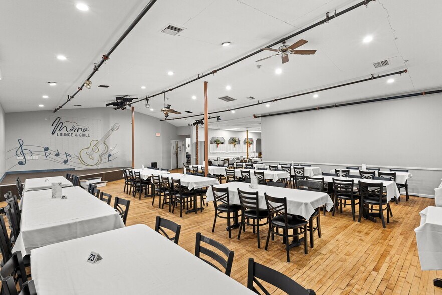 More Photos Of 1615-1623 Acushnet Ave, New Bedford Restaurant For Sale