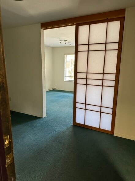 More Photos Of 2311 Lake Tahoe Blvd, South Lake Tahoe Office For Lease